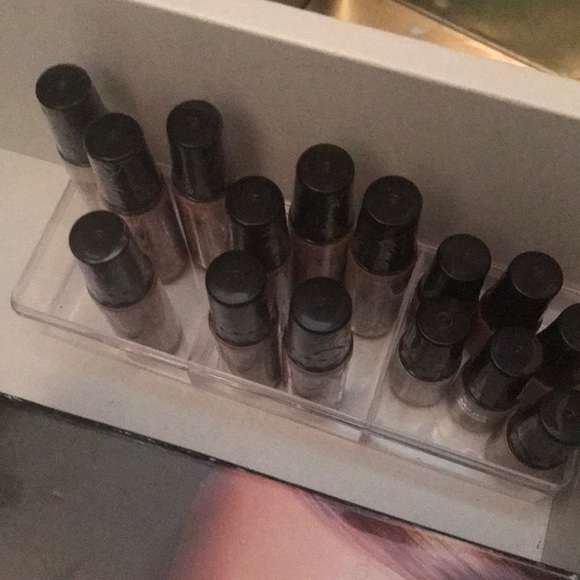 Airbrush Makeup System—INCLUDES PRODUCTS (new) - Picture 3 of 3